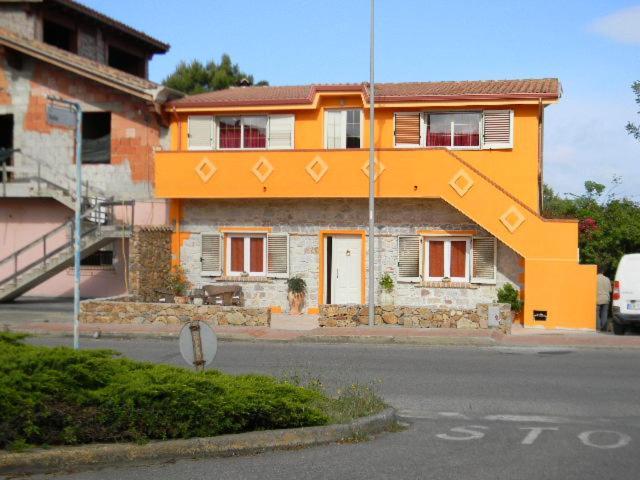 B&B Il Girasole SantʼAnna Arresi 外观 照片