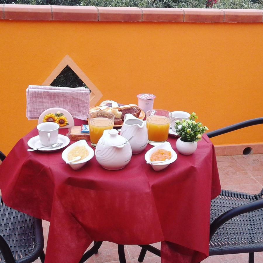 B&B Il Girasole SantʼAnna Arresi 外观 照片