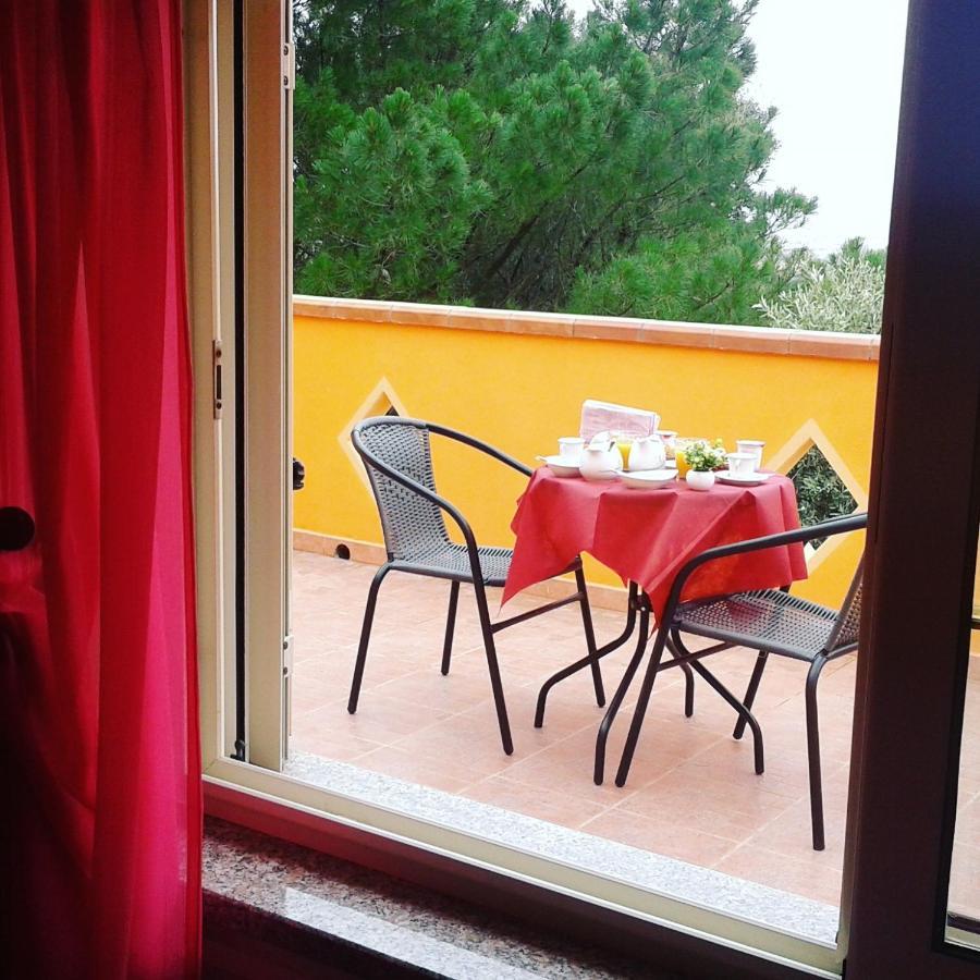 B&B Il Girasole SantʼAnna Arresi 外观 照片