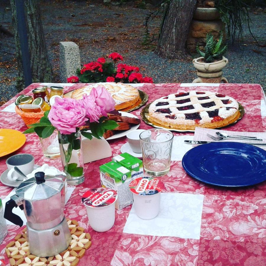 B&B Il Girasole SantʼAnna Arresi 外观 照片
