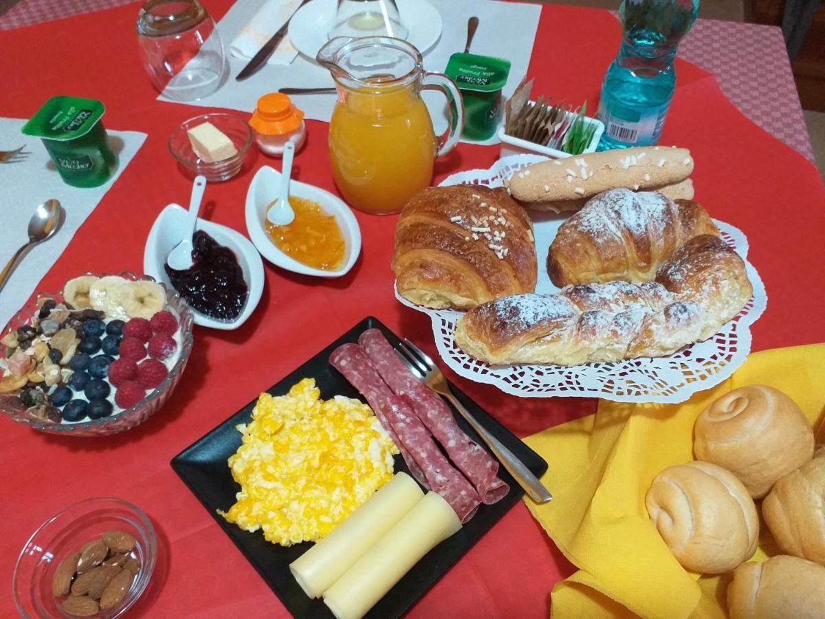 B&B Il Girasole SantʼAnna Arresi 外观 照片