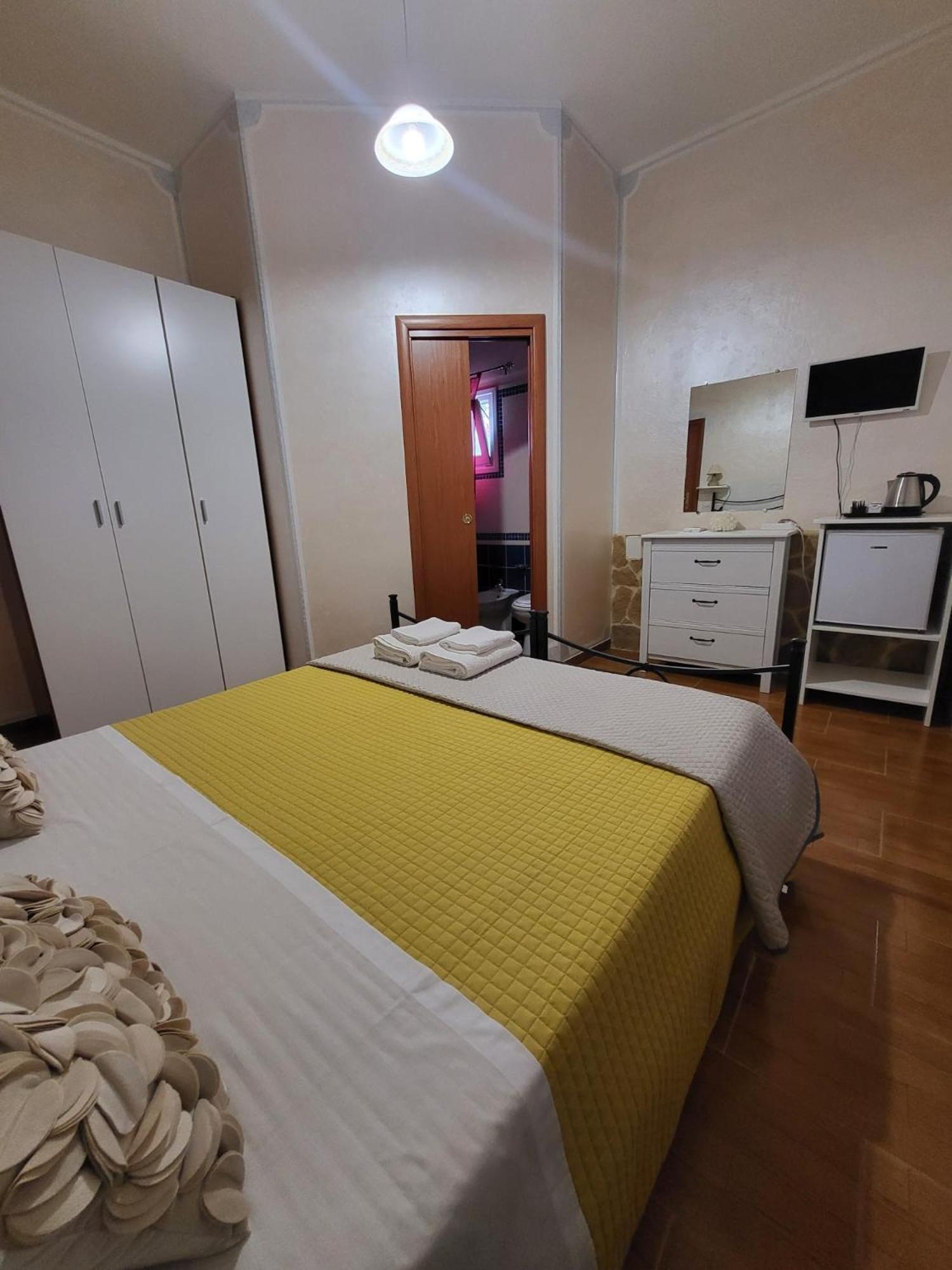 B&B Il Girasole SantʼAnna Arresi 外观 照片